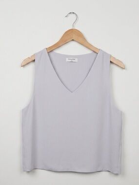 Aritzia Babaton Murphy Sleeveless V-Neck Blouse
